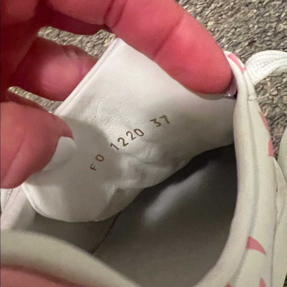 Louis Vuitton sneakers. 7 - Picture 7 of 10